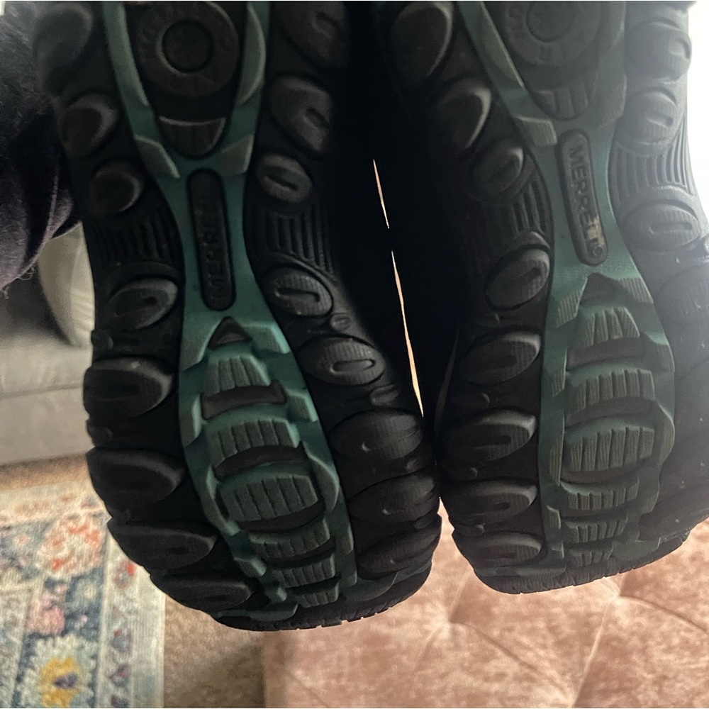 9 1/2 black and green boots